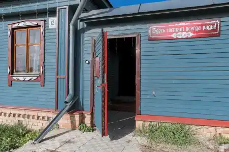 Монастырская изба - 24