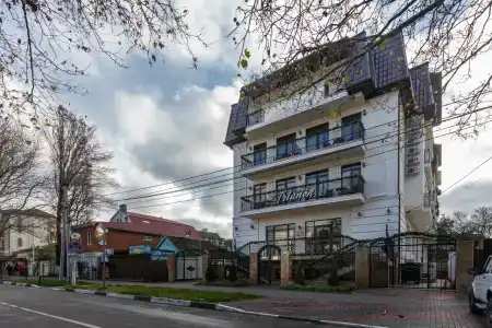 Трианон - 0