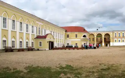 Монастырская гостиница - 4
