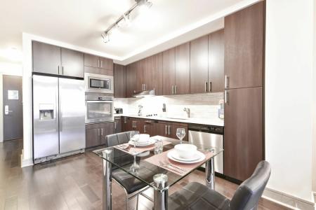 Global Luxury Suites Downtown - 40