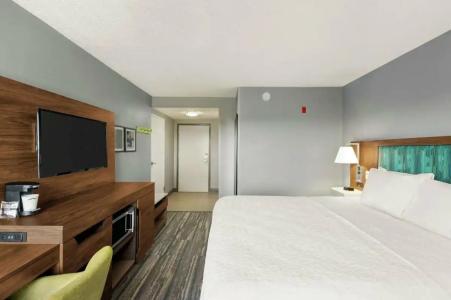 Hampton Inn & Suites Fort Lauderdale Airport - 86