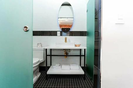 H by H Hospitality - 23