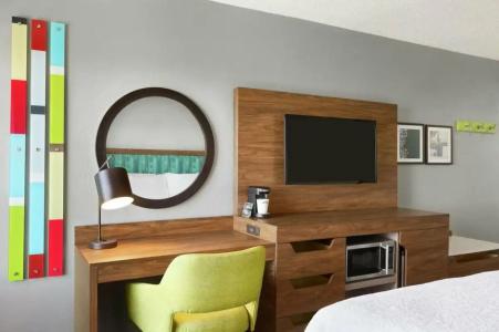Hampton Inn & Suites Fort Lauderdale Airport - 93