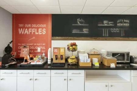 Hampton Inn & Suites Fort Lauderdale Airport - 63
