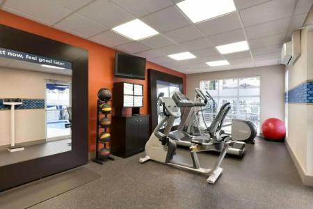 Hampton Inn & Suites Fort Lauderdale Airport - 14