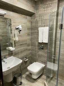 Seventeen Rooms - 15