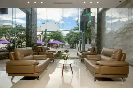 Aria Grand & - 40