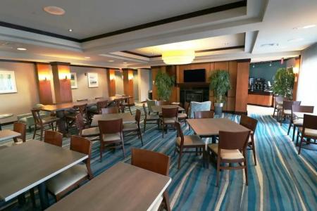 Fairfield Inn & Suites Airport - 33