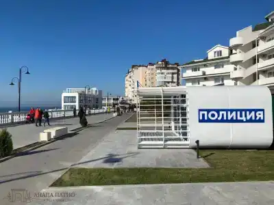 У моря - 16