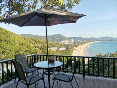 On The Hill Karon Resort - 41