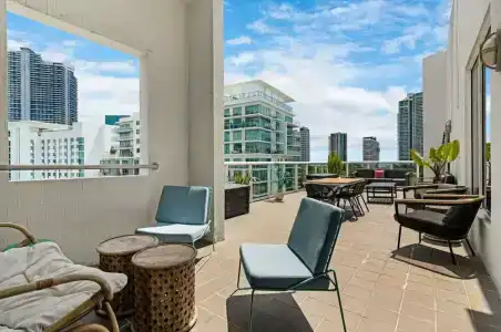 Habitat Brickell I Sextant - 4