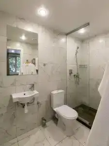 Room12 - 9
