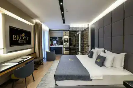 Broyt Suites - 32