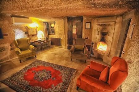 The Dorm Cave By Travellers - 40