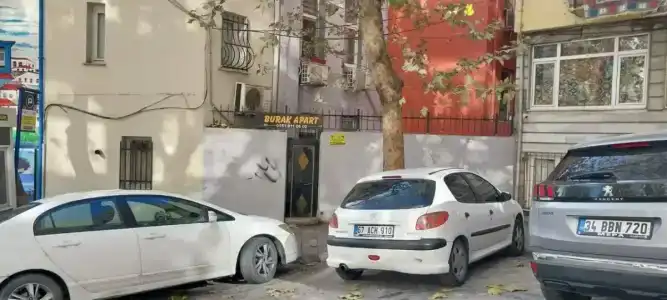 Burak Apart - 18