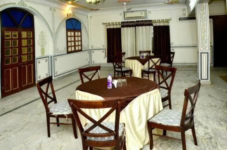 Mahal Rajwada Resort - 9
