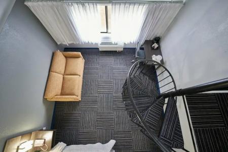 The Admiralty Inn & Suites - 39