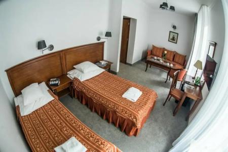 Pod Złotą Różą - 25