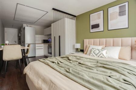 Room Station - 1