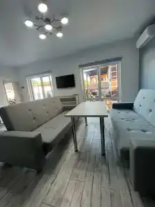 White houses - 8