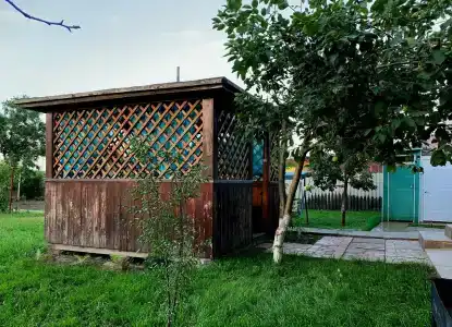 Вблизи соленых озер по ул. Пчельник - 27