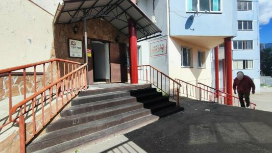 В центре - 25