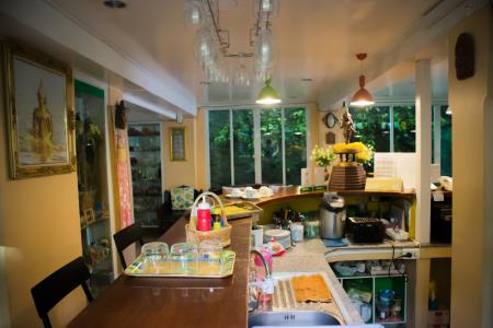 Samsen Sam Place - 12