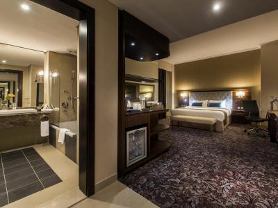 Golden Tulip - 30