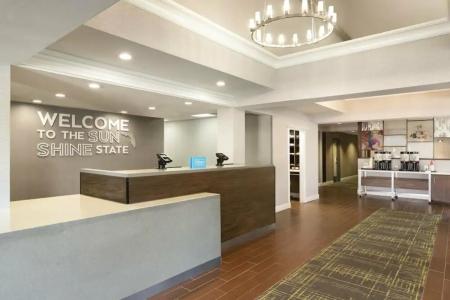 Hampton Inn & Suites Fort Lauderdale Airport - 59
