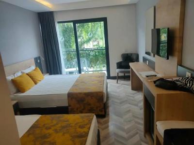 Clover Magic Park Side Otel - 49