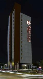 Ramada & Suites by Wyndham İstanbul Ataköy - 6