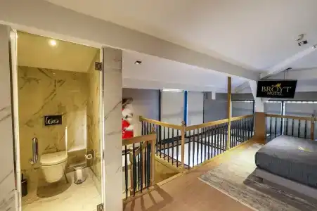 Broyt Suites - 84