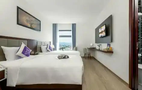 Aria Grand & - 5