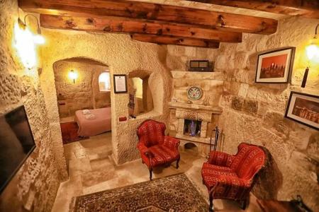 The Dorm Cave By Travellers - 61