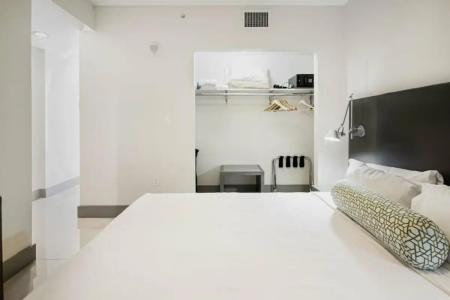 Habitat Brickell I Sextant - 56