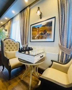 Seventeen Rooms - 41