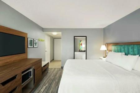 Hampton Inn & Suites Fort Lauderdale Airport - 40