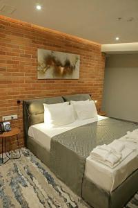 Address 9D - 21