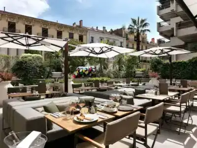 Hôtel Barrière Le Gray d'Albion - 71