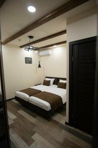 Boutique Living - 53