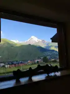 Alpenhaus Kazbegi & Restaurant - 2