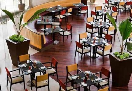 Courtyard by Marriott Mumbai International Airport - 33