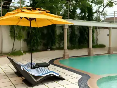 Howard Plaza The Fern, - 12