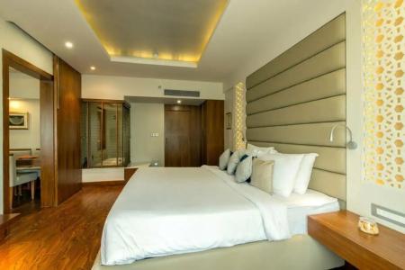 Howard Plaza The Fern, - 78