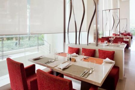 Holiday Inn Mumbai International Airport, An Ihg - 39