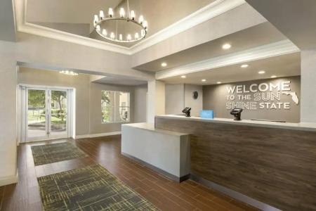 Hampton Inn & Suites Fort Lauderdale Airport - 55