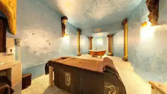 Imperial Palace - 85