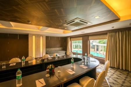 Howard Plaza The Fern, - 77