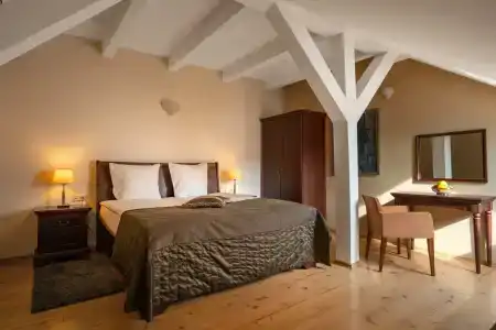 Mabre Residence - 12