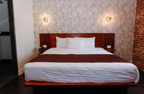 H by H Hospitality - 17